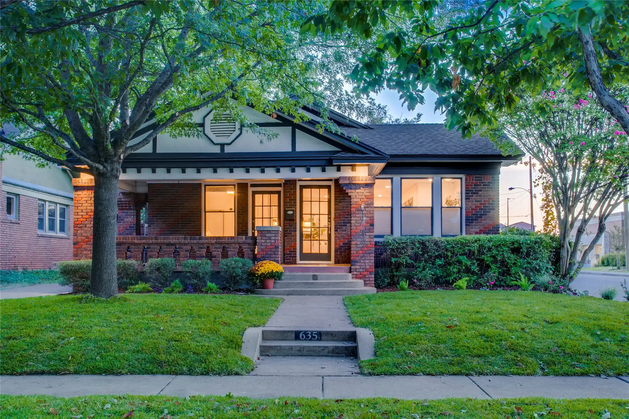 Single family home for sale at 635 N Montclair Ave, Dallas, TX 75208 | MLS# 21422522