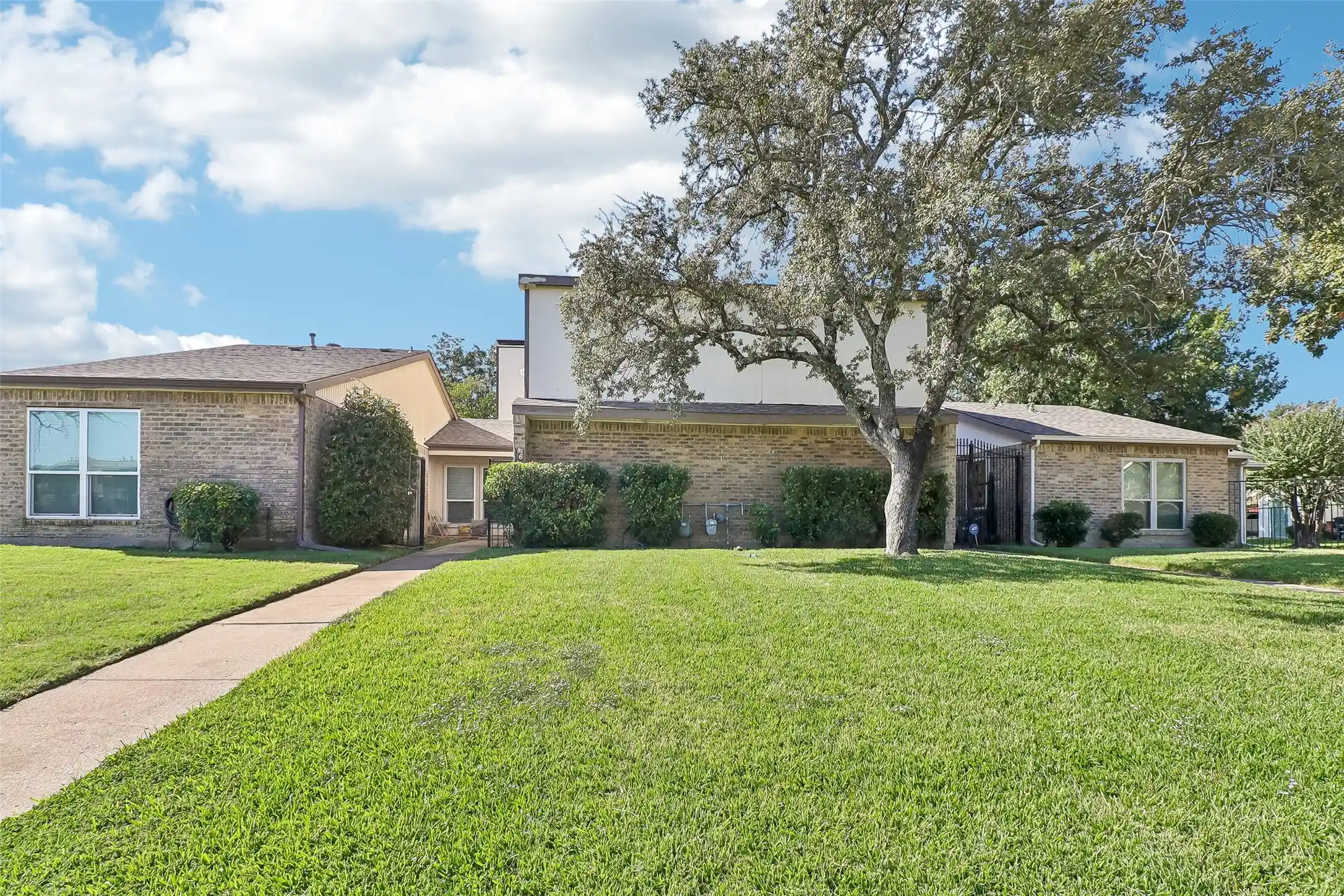 Photo 1 of Townhouse for sale at 8621 N Normandale St, Fort Worth, TX 76116 | MLS# 21421542 | Listing updated on 2026-10-31