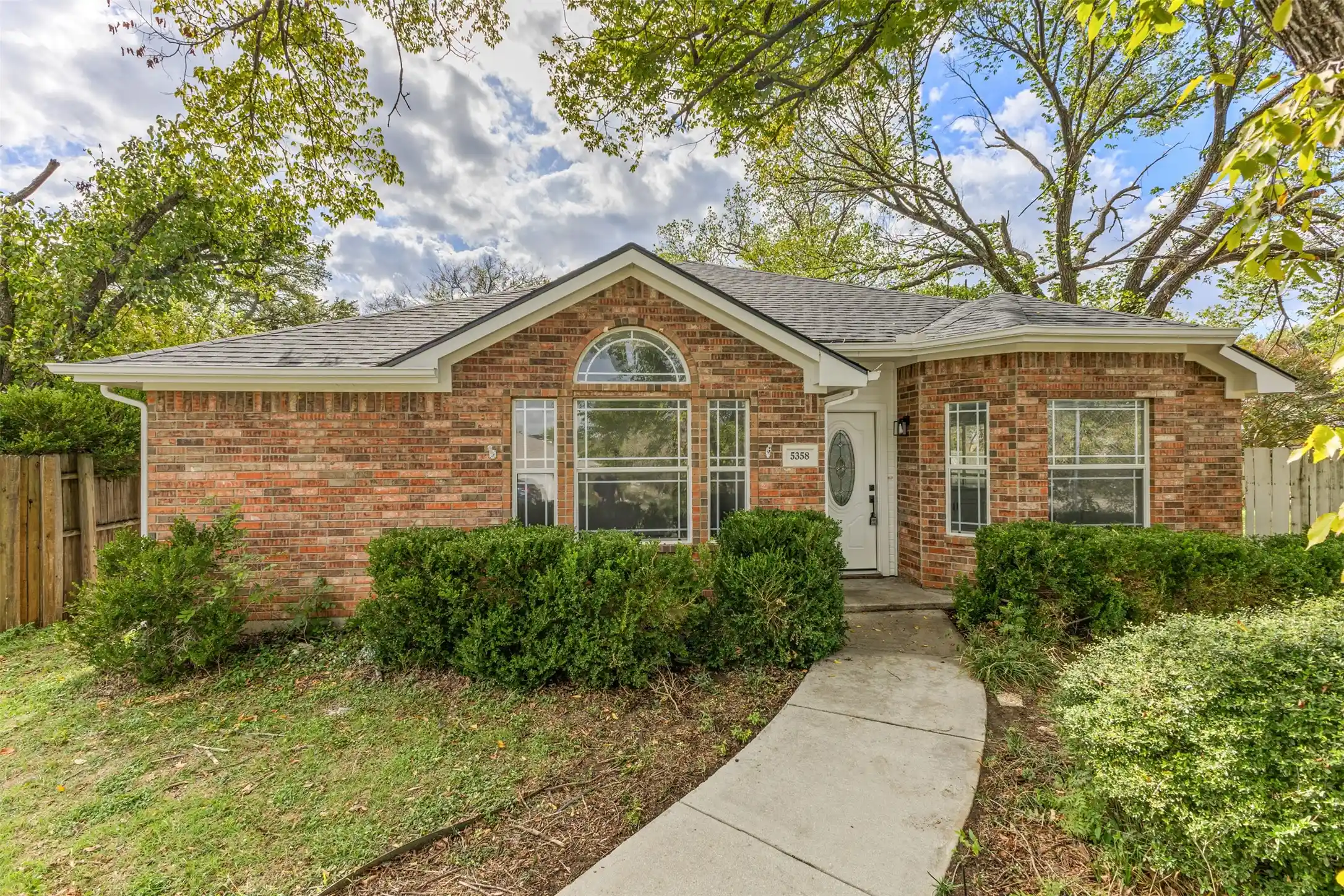 Single family home for sale at 5358 Colony Hl Rd, Fort Worth, TX 76112 | MLS# 21424250