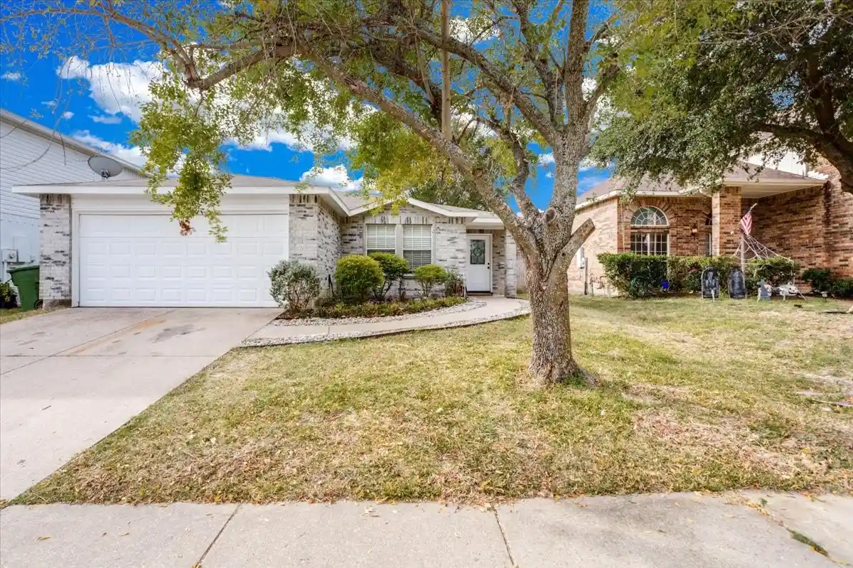 Single family home for sale at 1422 Eastview Dr, Garland, TX 75040 | MLS# 21425003