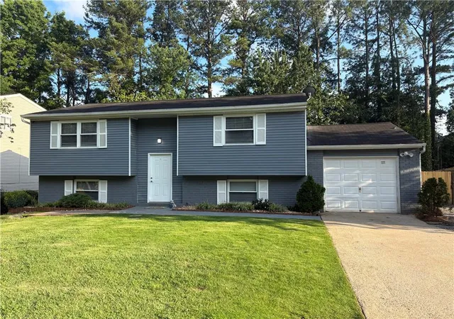Homes for sale in Roswell, GA | 1185 Worthington Hills Dr, Roswell, GA 30076 | MLS# 7775401