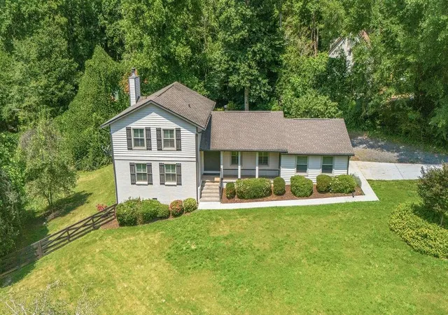 1st image of 9630 Pine Thicket Wy, Roswell, GA 30075 | MLS# 7819073