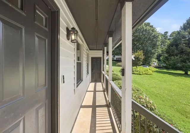 4th image of 9630 Pine Thicket Wy, Roswell, GA 30075 | MLS# 7819073