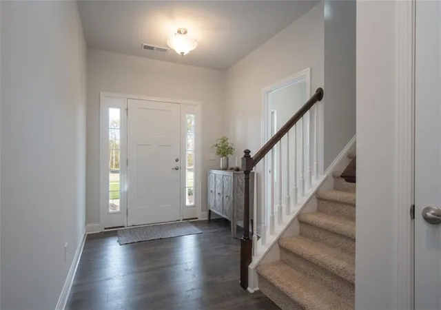 Photo 3 of Single family home for sale at 3028 Fairway Dr, Villa Rica, GA 30180 | MLS# 7759813 | Listing updated on 2026-10-06