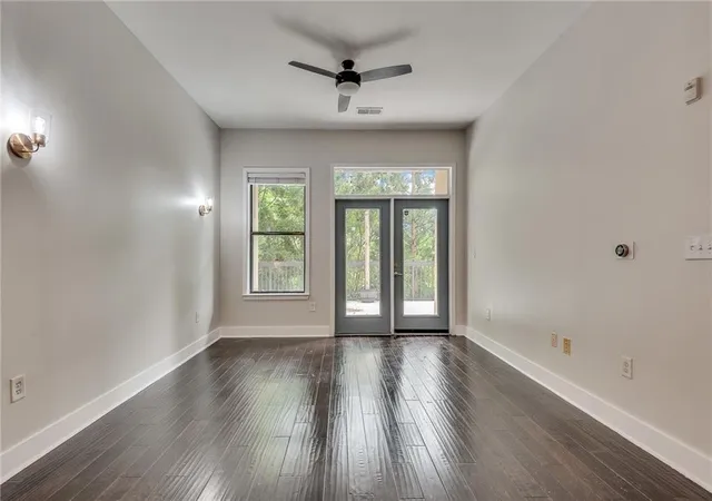 2nd image of 425 Chapel St Sw, Atlanta, GA 30313