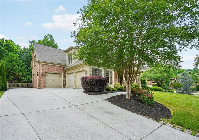Photo 2 of Single family home for sale at 2919 Hidden Fls Dr, Buford, GA 30519 | MLS# 7767808 | Listing updated on 2026-08-28