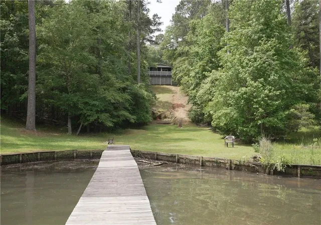 Homes for sale in Sparta, GA | 1071 Sandy Run Dr, Sparta, GA 31087 | MLS# 7780852