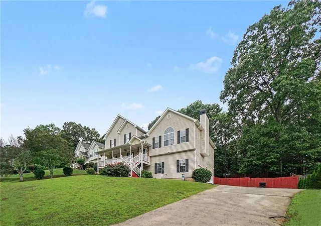Photo 2 of Single family home for sale at 250 Sable Tr Dr, Acworth, GA 30102 | MLS# 7789856 | Listing updated on 2026-08-26