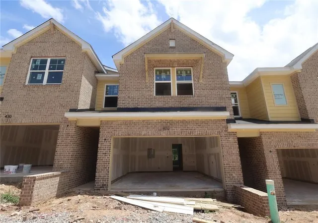 Photo 4 of Sale Pending at 426 Laurelwood Ln, Canton, GA 30114 | MLS# 7810033 | Listing updated on 2026-10-31