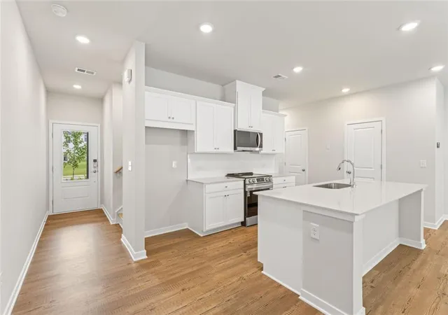 3rd image of 7469 Clover Ln #132, Flowery Branch, GA 30542 | MLS# 7824658