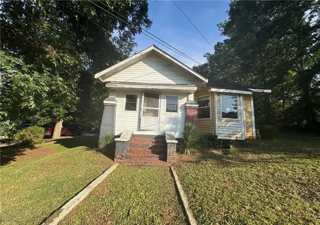 Photo 1 of Sale Pending at 220 S Carroll Rd, Villa Rica, GA 30180 | MLS# 7821386 | Listing updated on 2026-08-18