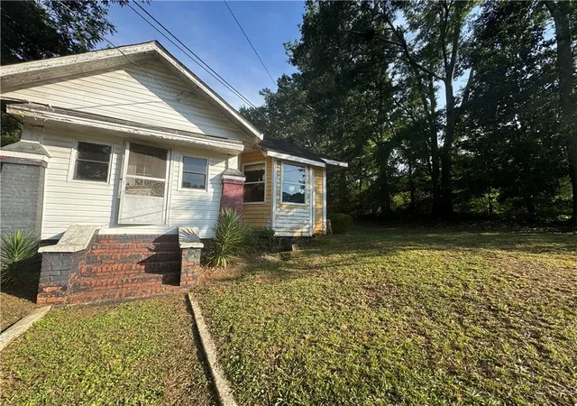 Photo 2 of Sale Pending at 220 S Carroll Rd, Villa Rica, GA 30180 | MLS# 7821386 | Listing updated on 2026-08-18