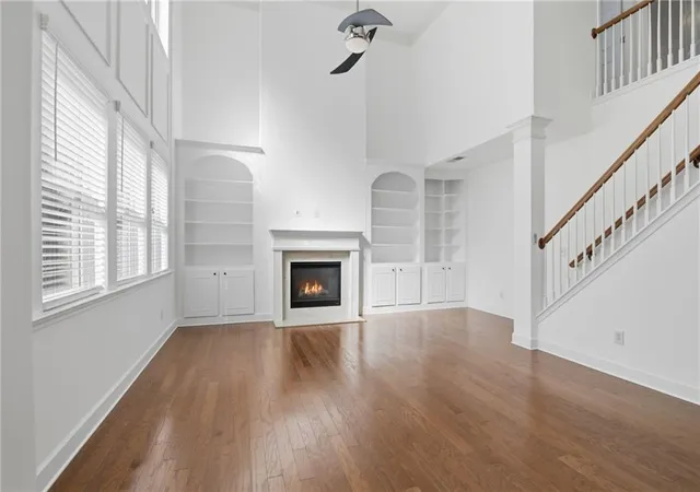 Photo 3 of Single family home for sale at 4875 Shiloh Crossing Wy, Cumming, GA 30040 | MLS# 7823933 | Listing updated on 2026-09-10