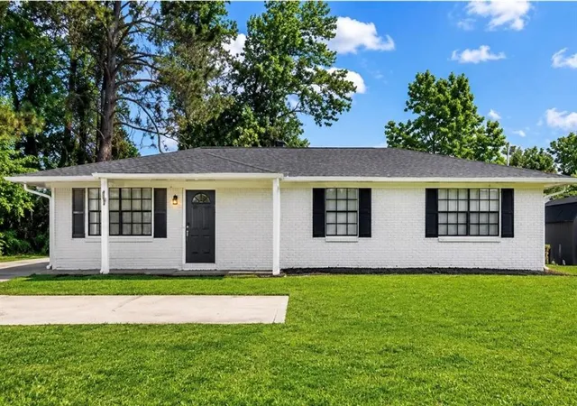Photo 1 of Single family home for sale at 1832 Mcdonough Rd, Hampton, GA 30228 | MLS# 7784278 | Listing updated on 2026-09-05