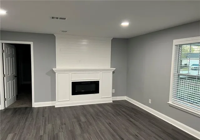 Photo 3 of Single family home for sale at 318 Willowwind Dr, Loganville, GA 30052 | MLS# 7791503 | Listing updated on 2026-10-07