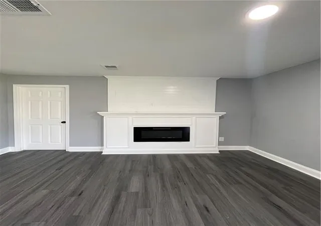 Photo 4 of Single family home for sale at 318 Willowwind Dr, Loganville, GA 30052 | MLS# 7791503 | Listing updated on 2026-10-07