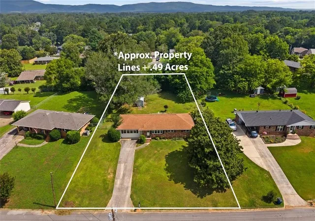 Photo 2 of Single family home for sale at 8 Cameo Dr Nw, Rome, GA 30165 | MLS# 7809744 | Listing updated on 2026-07-29