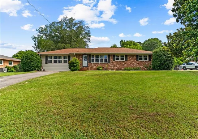 Photo 3 of Single family home for sale at 8 Cameo Dr Nw, Rome, GA 30165 | MLS# 7809744 | Listing updated on 2026-07-29