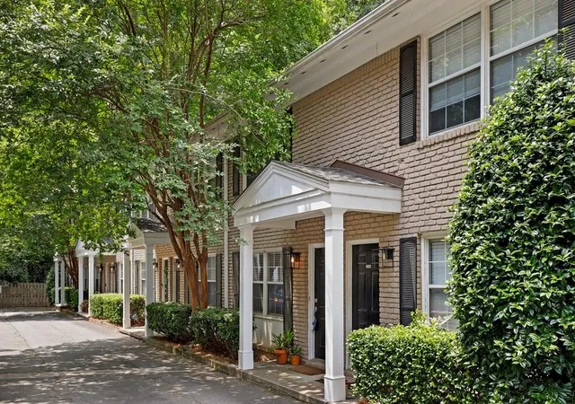 Townhouse at 2232 Dunseath Ave Nw #307, Atlanta, GA 30318 | MLS# 7074379 | | Sold on 2022-08-15