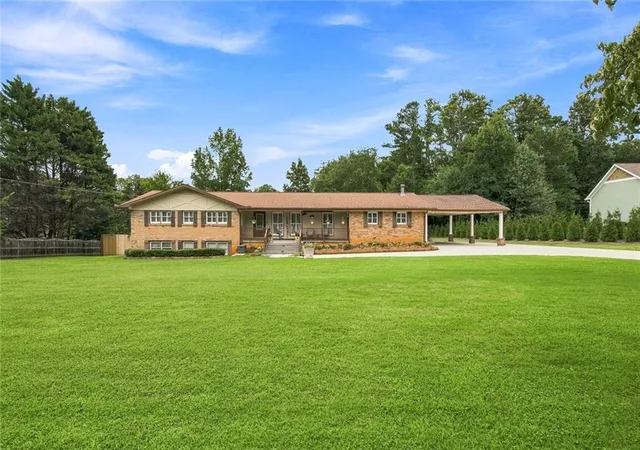 Photo 2 of Single family home for sale at 2779 Bob Cox Rd, Marietta, GA 30064 | MLS# 7821126 | Listing updated on 2026-09-17