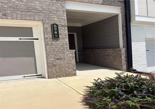 Photo 3 of Townhouse for sale at 5282 Fox Den Rd, Oakwood, GA 30566 | MLS# 7618856 | Listing updated on 2026-09-03