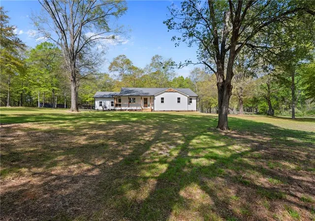 Homes for sale in Statham, GA | 401 Coleman Dr, Statham, GA 30666 | MLS# 7745024