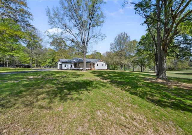 Homes for sale in Statham, GA | 401 Coleman Dr, Statham, GA 30666 | MLS# 7745024