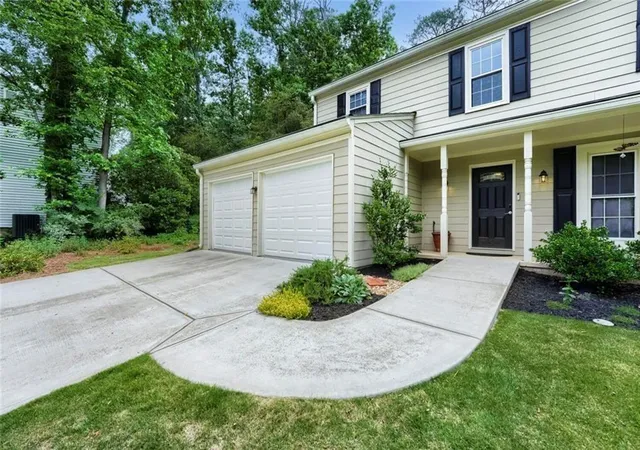 Photo 3 of Sale Pending at 235 Barrington Dr, Roswell, GA 30076 | MLS# 7818006 | Listing updated on 2026-10-07