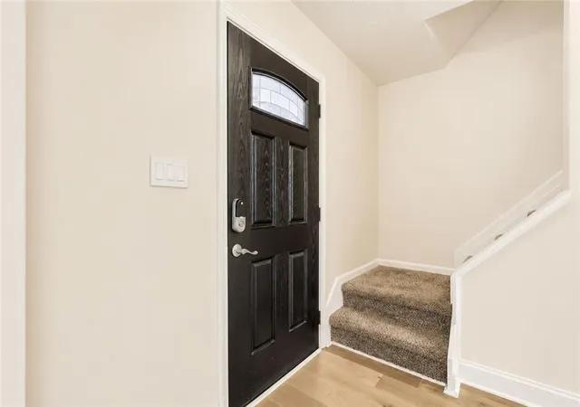 Photo 4 of Sale Pending at 235 Barrington Dr, Roswell, GA 30076 | MLS# 7818006 | Listing updated on 2026-10-07