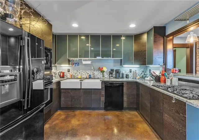 3rd image of 586 Auburn Ave Ne, Atlanta, GA 30312 | MLS# 7739103