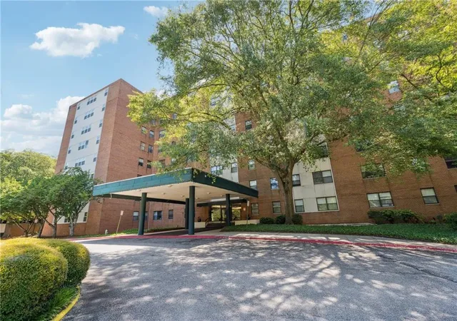 2nd image of 2965 Pharr Court South Nw #512, Atlanta, GA 30305 | MLS# 7739094