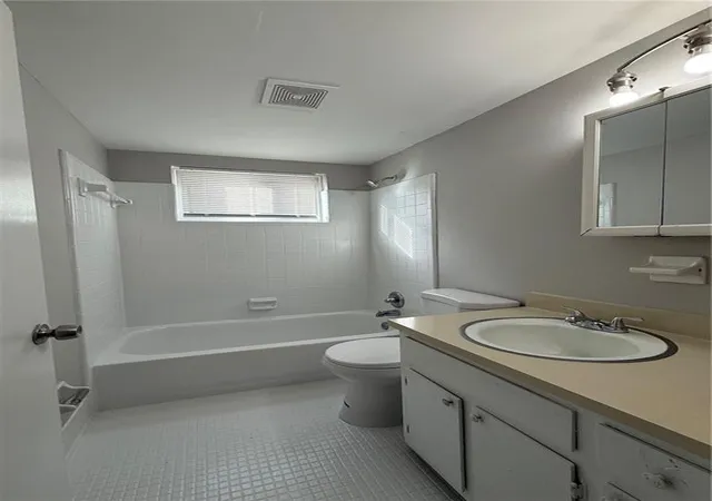 3rd image of 393 Stone Mountain St, Lawrenceville, GA 30046