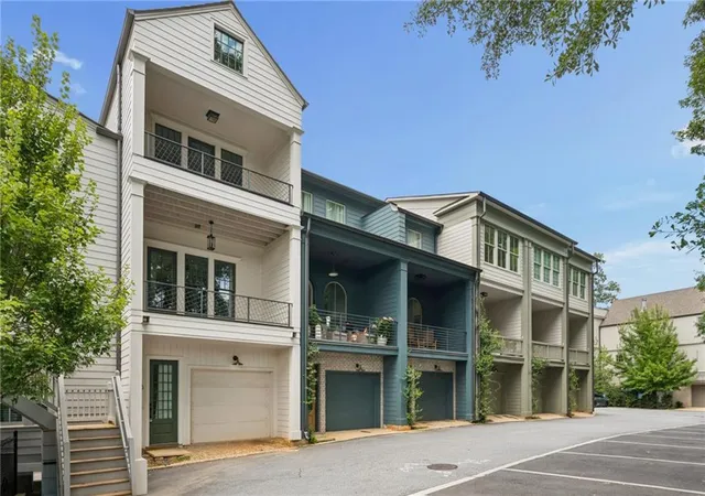Townhouse for sale at 220 Colebrook St NE, Atlanta, GA 30307 | MLS# 7817103