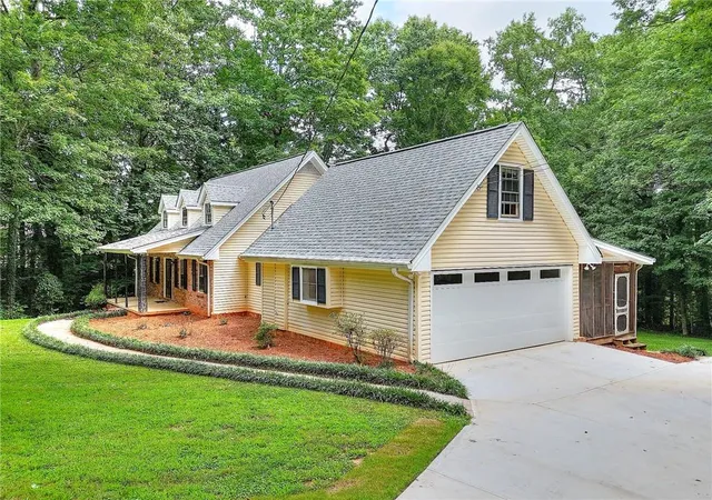 2nd image of 66 Lockring Dr, Lilburn, GA 30047 | MLS# 7811489