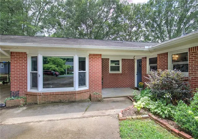Photo 3 of Single family home for sale at 16 Jones Ml Pl, Cartersville, GA 30120 | MLS# 7817505 | Listing updated on 2026-09-14