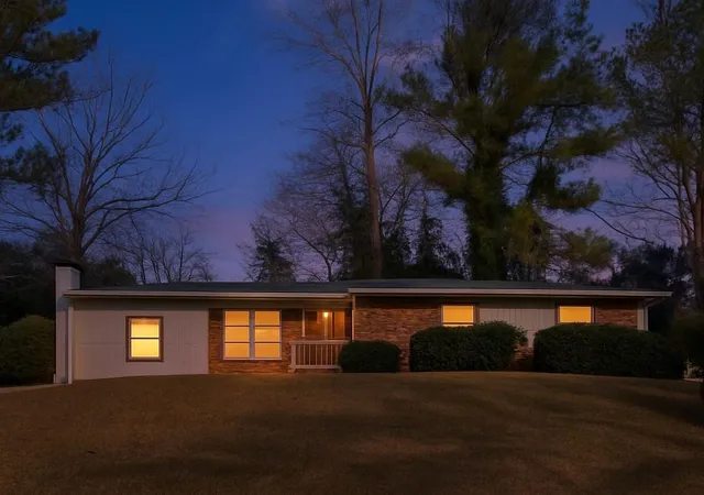 Photo 2 of Single family home for sale at 70 Ruzelle Dr Sw, Atlanta, GA 30354 | MLS# 7821648 | Listing updated on 2026-08-22