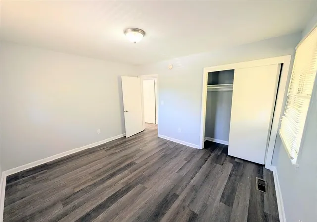 Photo 3 of Single family home for sale at 70 Ruzelle Dr Sw, Atlanta, GA 30354 | MLS# 7821648 | Listing updated on 2026-08-22