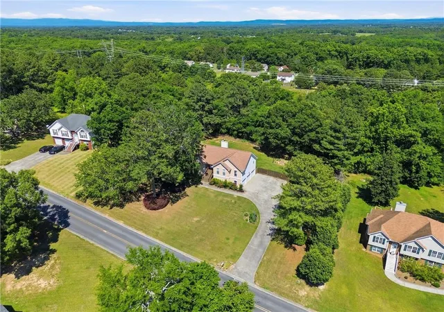4th image of 137 Orchard Wy Se, Calhoun, GA 30701 | MLS# 7772531