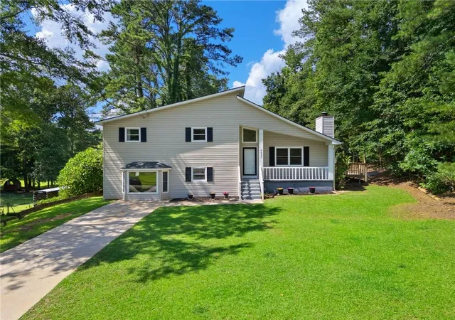 Photo 1 of Single family home for sale at 4533 Cresant Ln, Douglasville, GA 30135 | MLS# 7800458 | Listing updated on 2026-09-18