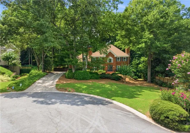 Photo 2 of Sale Pending at 1890 Lakehurst Ct Se, Smyrna, GA 30080 | MLS# 7818355 | Listing updated on 2026-08-27