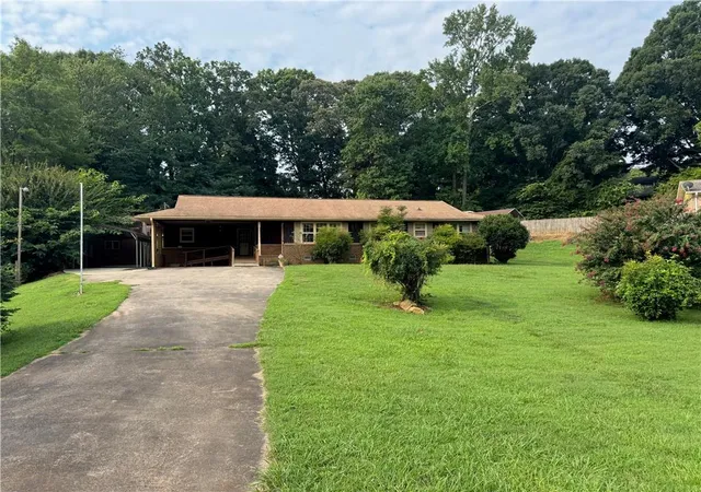 Photo 1 of Sale Pending at 3091 Browns Brg Rd, Gainesville, GA 30504 | MLS# 7813609 | Listing updated on 2026-09-08