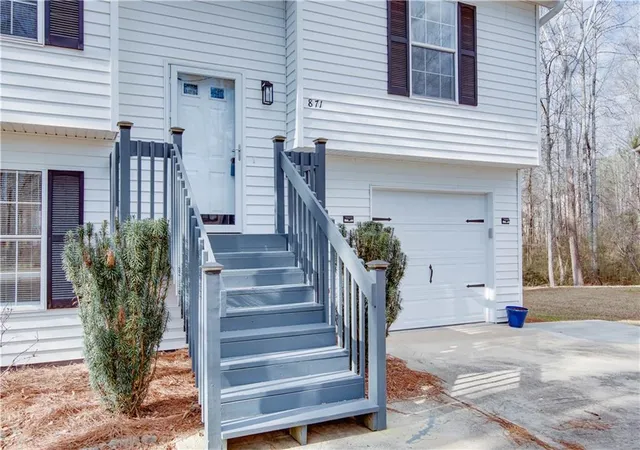 Photo 3 of Single family home for sale at 871 Tall Deer Dr, Fairburn, GA 30213 | MLS# 7708040 | Listing updated on 2026-10-19