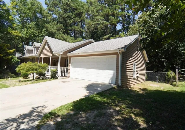Photo 2 of Single family home for sale at 3676 Lenora Church Rd, Snellville, GA 30039 | MLS# 7828792 | Listing updated on 2026-08-29