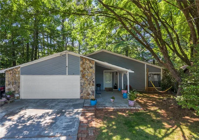 Homes for sale in Norcross, GA | 1462 Country Downs Dr, Norcross, GA 30093 | MLS# 7767466