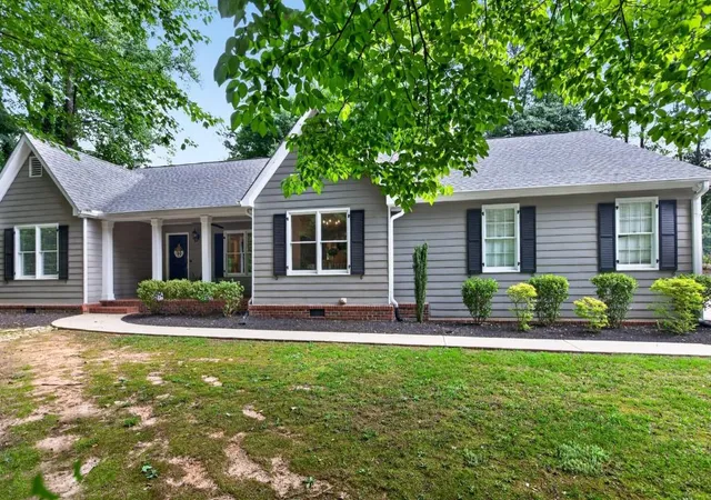 Photo 2 of Single family home for sale at 1405 Lake Dow Rd, Mcdonough, GA 30252 | MLS# 7806264 | Listing updated on 2026-07-17