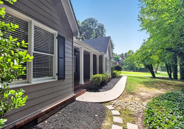 Photo 3 of Single family home for sale at 1405 Lake Dow Rd, Mcdonough, GA 30252 | MLS# 7806264 | Listing updated on 2026-07-17