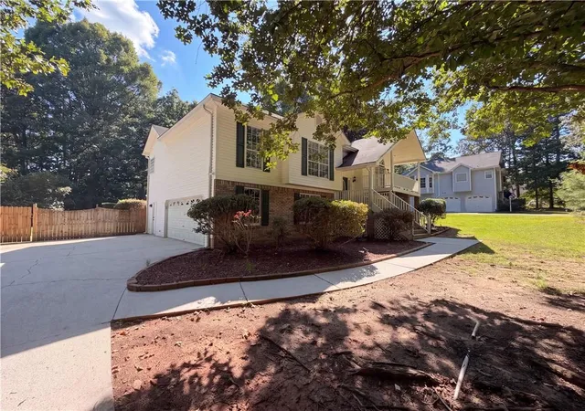 Photo 2 of Sale Pending at 6863 Alexander Pkwy, Douglasville, GA 30135 | MLS# 7829642 | Listing updated on 2026-10-27