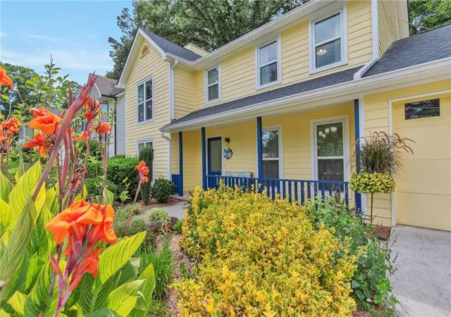 Photo 3 of Single family home for sale at 6697 Gunstock Ln, Tucker, GA 30084 | MLS# 7808644 | Listing updated on 2026-10-04