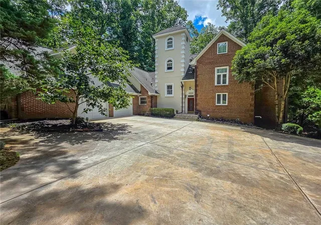 2nd image of 5599 Stone Creek Dr, Stone Mountain, GA 30087 | MLS# 7805166