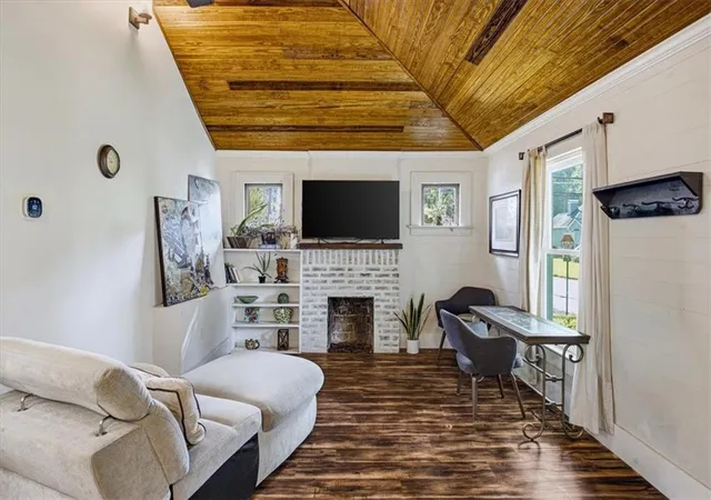Photo 2 of Single family home for sale at 1945 Nw Baker Rd, Atlanta, GA 30318 | MLS# 7827241 | Listing updated on 2026-09-22